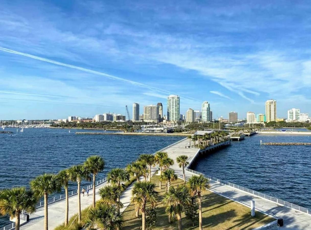 Wine-Dine-Sunshine Cozy Flat In The Heart Of Dtsp Villa St. Petersburg Luaran gambar