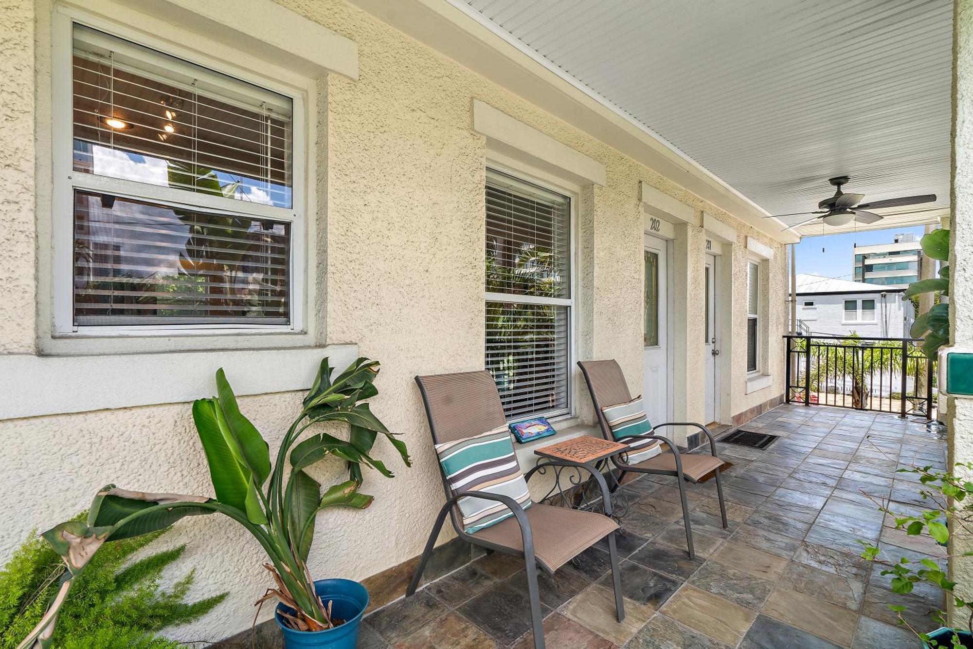 Wine-Dine-Sunshine Cozy Flat In The Heart Of Dtsp Villa St. Petersburg Luaran gambar