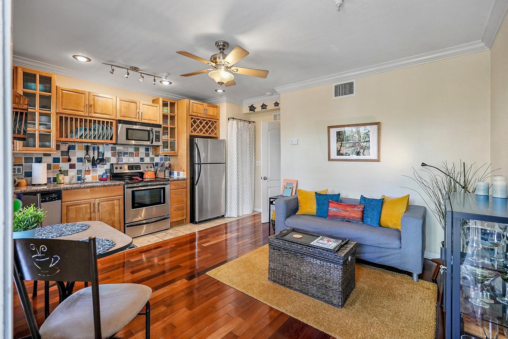 Wine-Dine-Sunshine Cozy Flat In The Heart Of Dtsp Villa St. Petersburg Luaran gambar